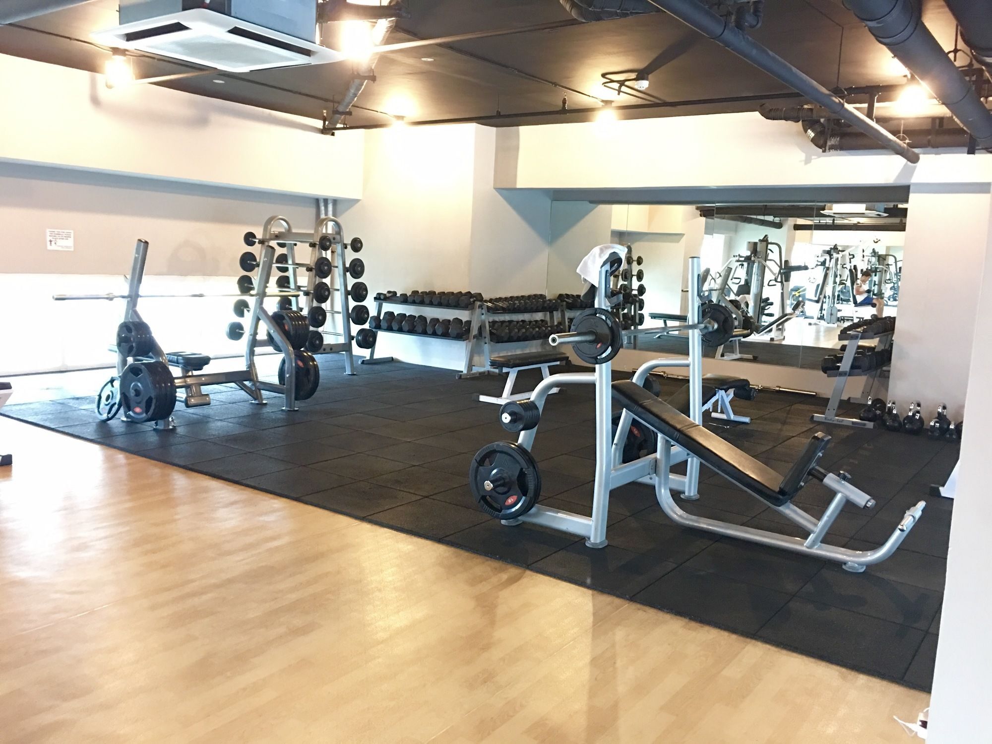 The Beacon Serviced Residences Makati City Екстериор снимка